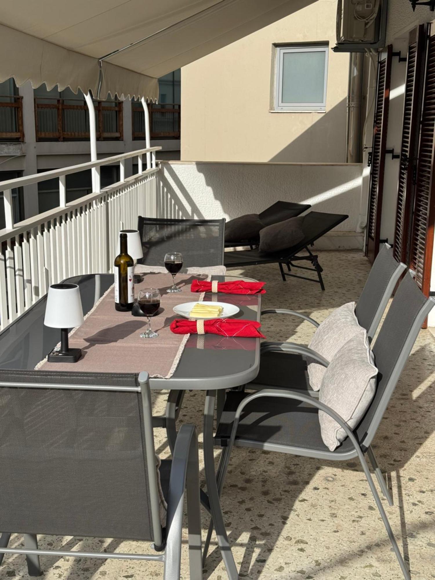 Living Near Acropolis By Sylvia Staikou 2Nd & 3D Floor Apartment Athens Ngoại thất bức ảnh